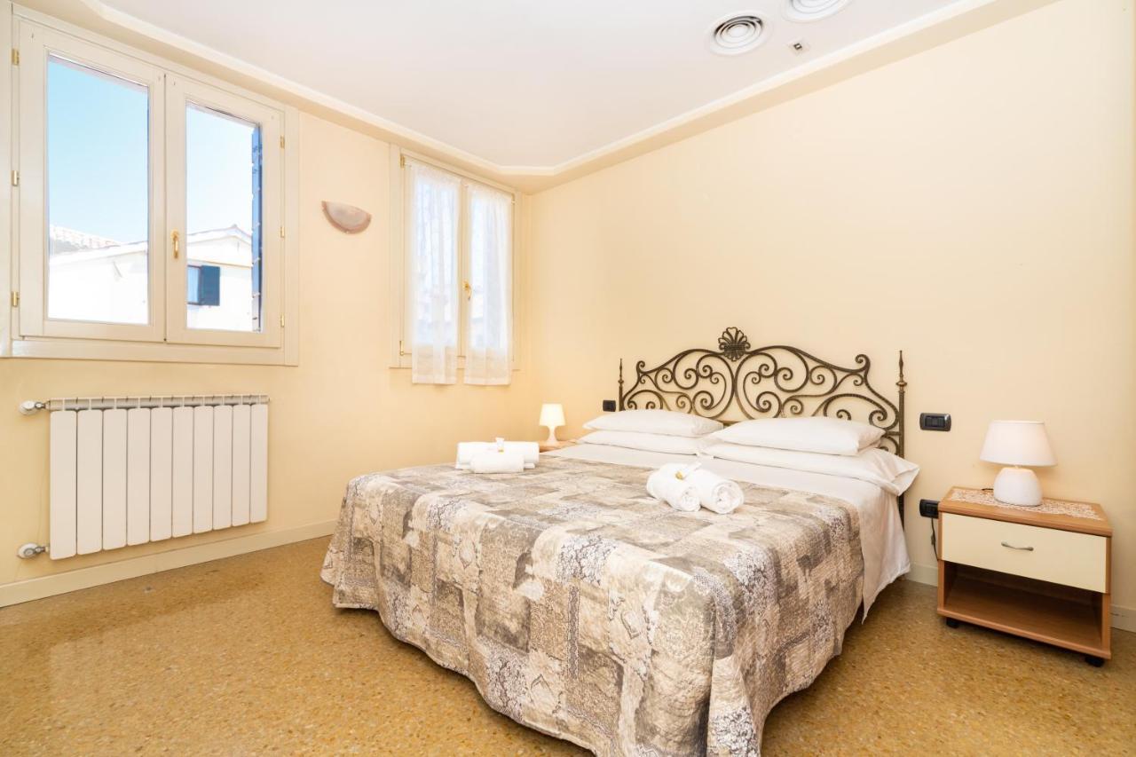 Ca' Dei Mercanti Venetië Buitenkant foto